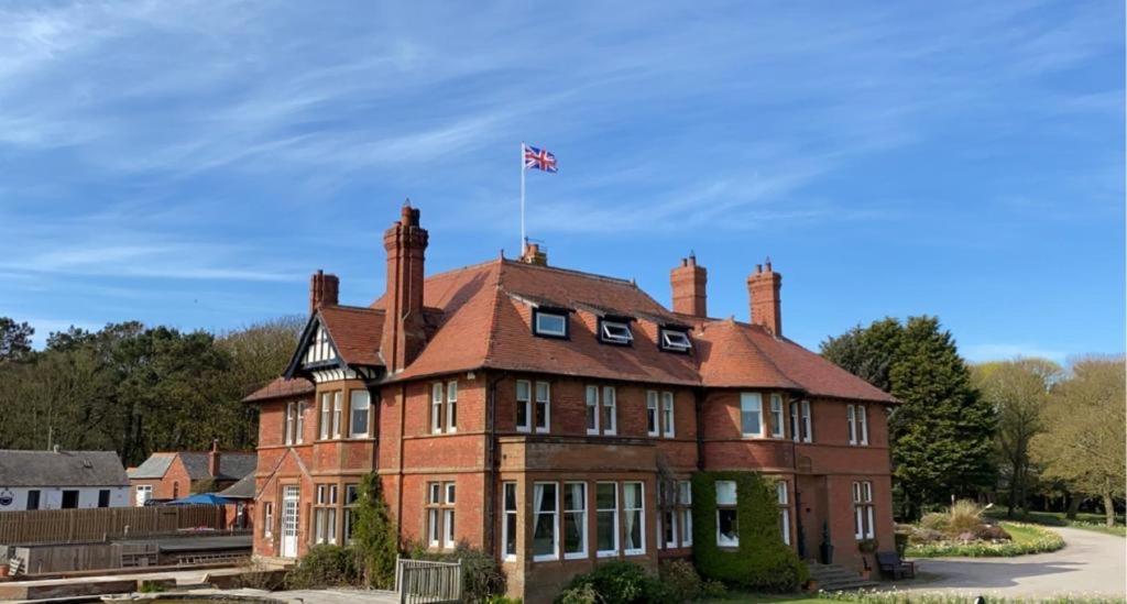 Sandhill House Трун Екстериор снимка