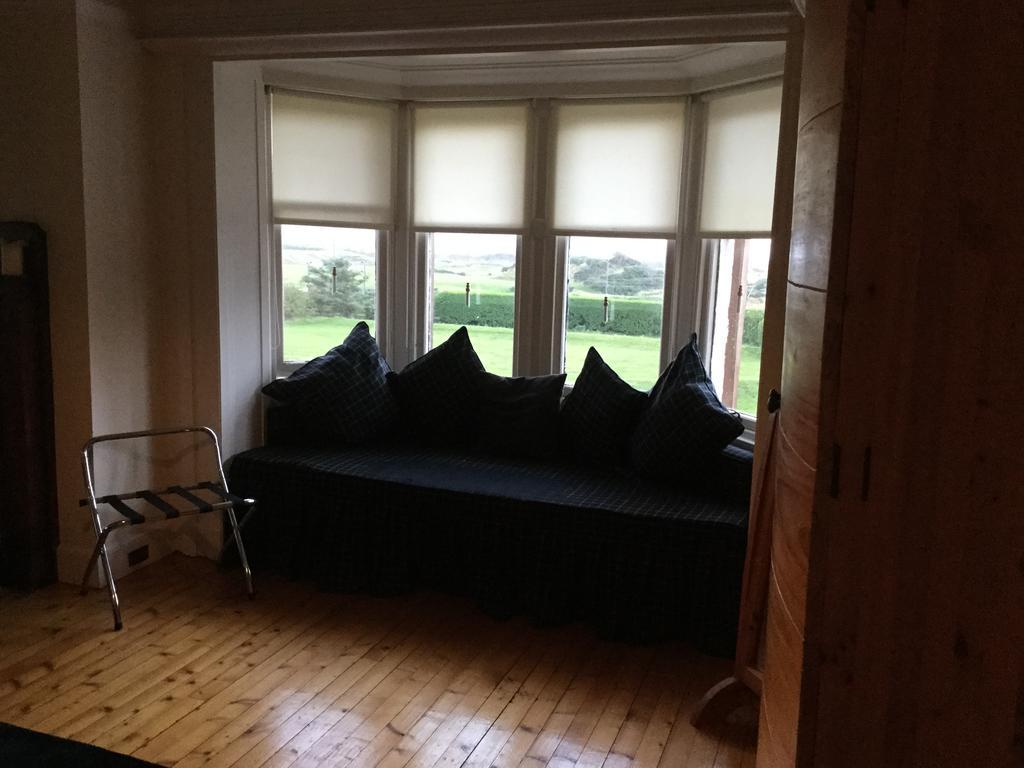 Sandhill House Трун Екстериор снимка