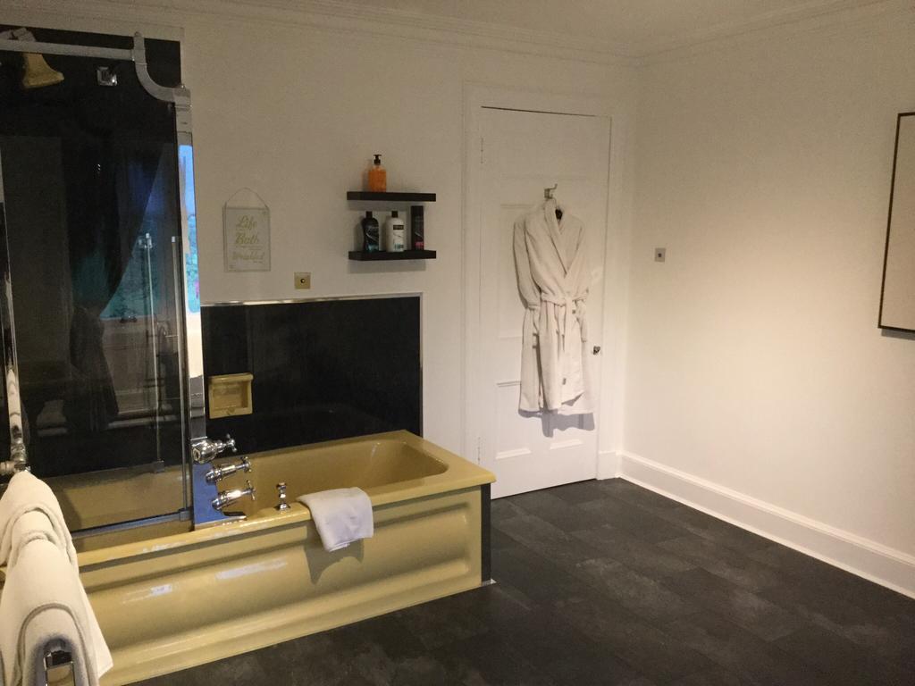 Sandhill House Трун Екстериор снимка